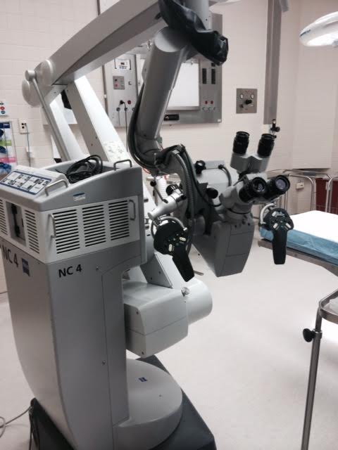 microscope with large control arm